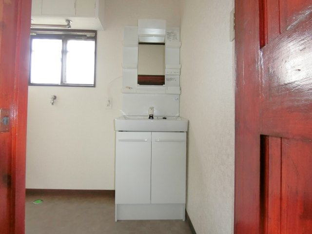 紅葉ヶ丘I邸戸建の独立洗面台