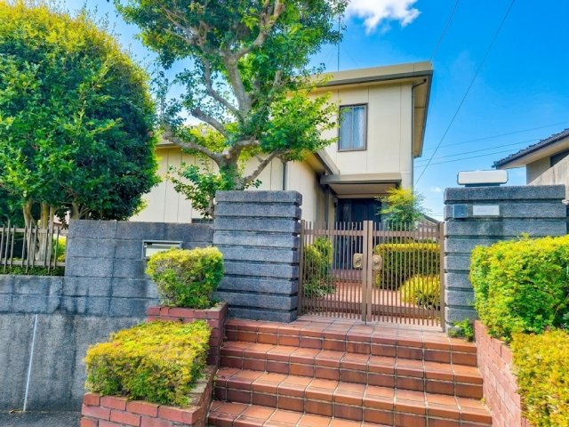 【外観】 | 外構もきれいに整備されたおしゃれなお家です☆