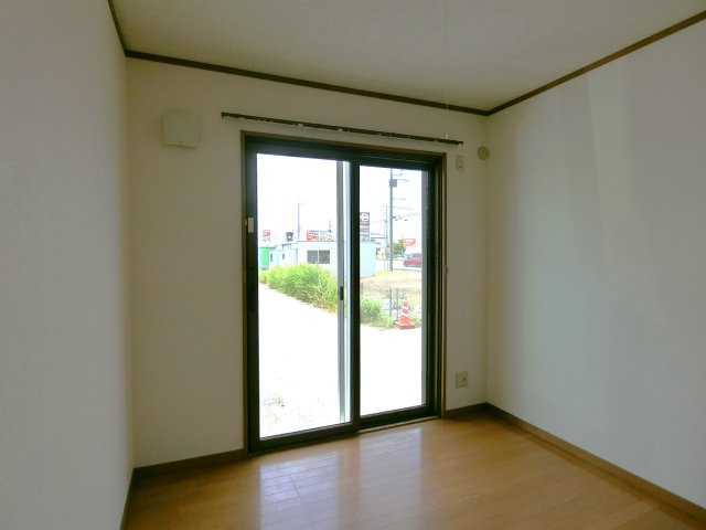 フレンドリーKAMEDAの洋室