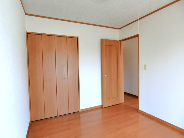 フレンドリーKAMEDAの洋室