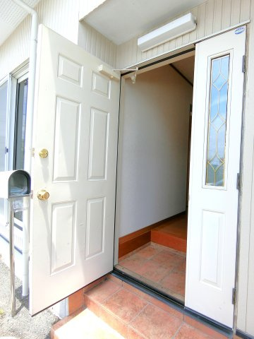 フレンドリーKAMEDAの玄関