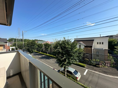 【展望】 | コンフォールⅠ | バルコニーからの眺望です♪2階にあるので人目が気にならないのが嬉しいですよね☆