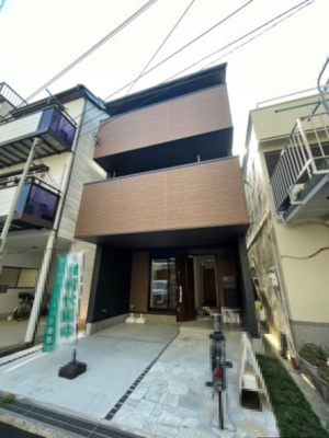 【外観】 | 城東区中央２丁目新築戸建 | 床暖房完備、20帖の広々LDKが自慢のお家！4WAYアクセスで交通至便。WCLが二ヶ所、FCL一ヶ所の豊富な収納スペースと、3階洋室にはロフトもございます。小中学校も徒歩6分と、お子様の通学も楽々！