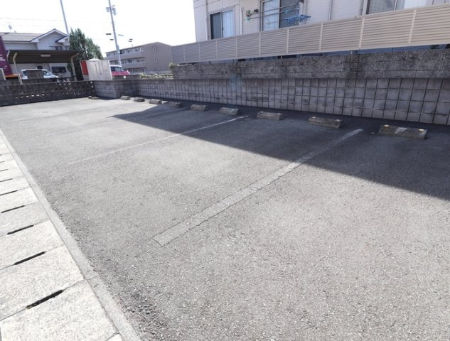 熊本市西区野中３丁目のアパートの駐車場
