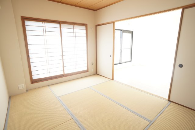 ユニベール宝塚の和室
