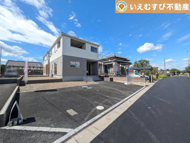 Cradle garden　本庄市児玉町塩谷第1の駐車場|2台駐車可能なスペース完備
しっかり舗装してある駐車スペースで天気が悪く足元が悪い日でも乗り降りしやすい♪