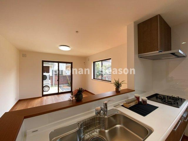 【キッチン】 | 配膳だけでなく後片付けもしやすい！とご好評のカウンターキッチン◎　
作業スペースも広く、調理も捗りますよ♪