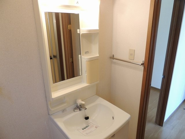 コリーヌメゾンの独立洗面台|洗面所