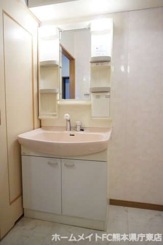熊本市東区長嶺東８丁目の賃貸マンションの独立洗面台