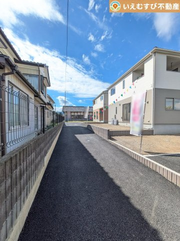 Cradle garden　本庄市児玉町塩谷第1の駐車場|2台駐車可能なスペース完備
しっかり舗装してある駐車スペースで天気が悪く足元が悪い日でも乗り降りしやすい♪