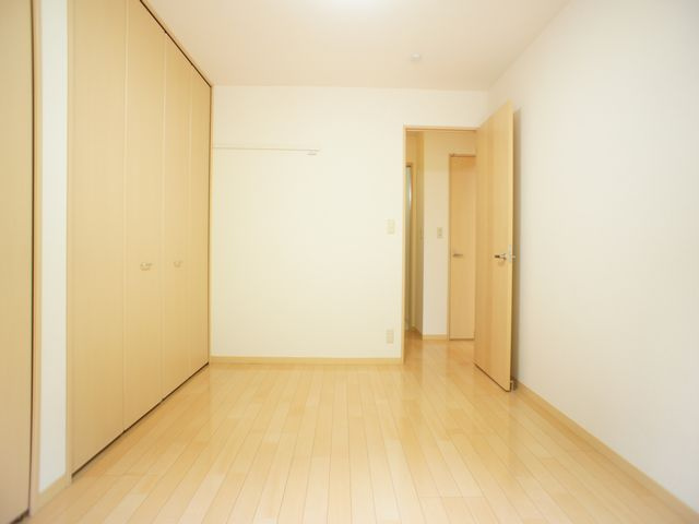 【子供部屋】 | ヴィヴァーチェB | 充実収納スペースがあります♪