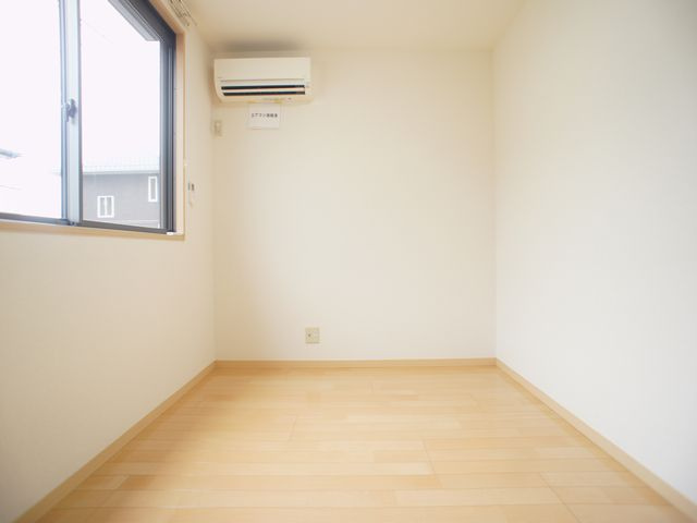 【寝室】 | ヴィヴァーチェB | 清潔感のあるきれいな洋間です♪