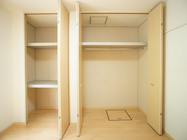 【収納】 | ヴィヴァーチェB | お部屋が広く使える充実収納付きです♪