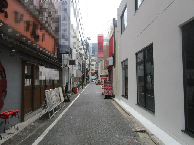千代田区鍛冶町１丁目のビルの周辺