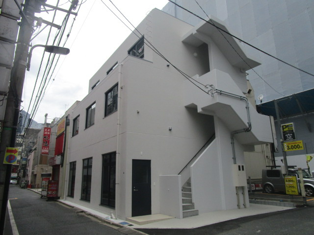 千代田区鍛冶町１丁目のビル