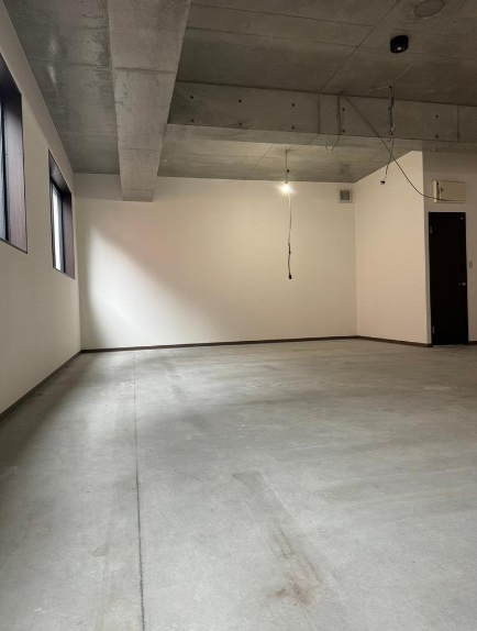 千代田区鍛冶町１丁目のビルの内装