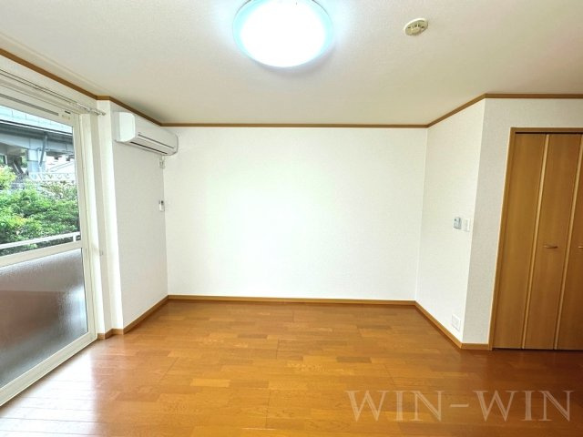 コメコメ・ハウスの居間・リビング