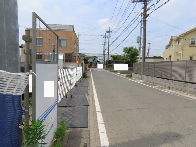 坂戸市戸宮売地の前面道路含む現地写真