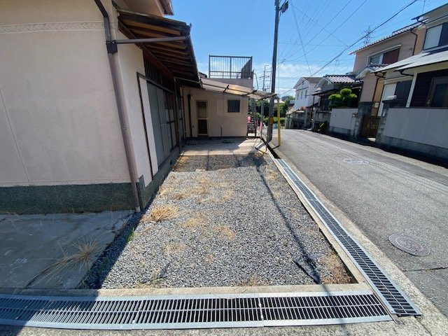 堺市美原区平尾戸建の駐車場