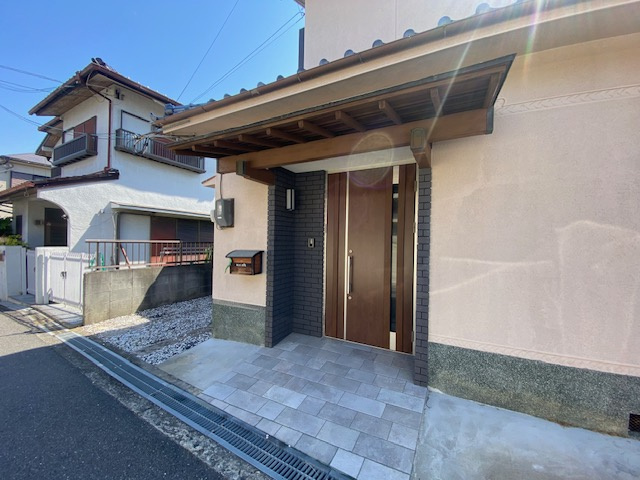 堺市美原区平尾戸建のエントランス
