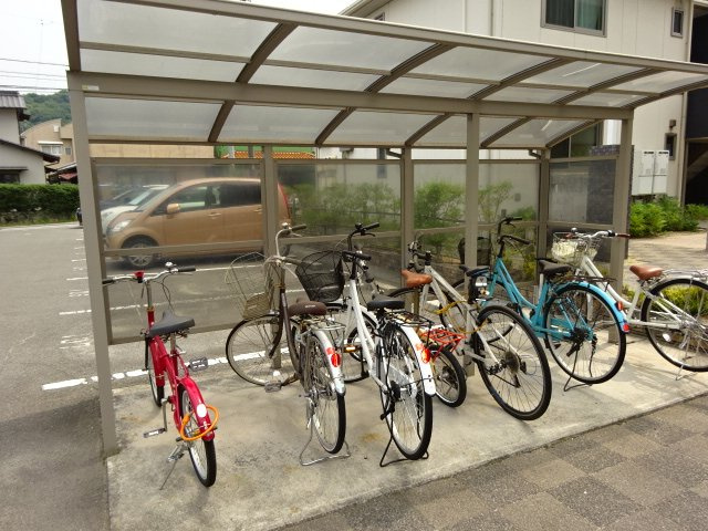 トリニティコートＢのその他共用部分|自転車置き場