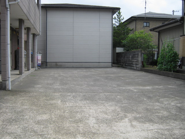 シャレー加賀の駐車場