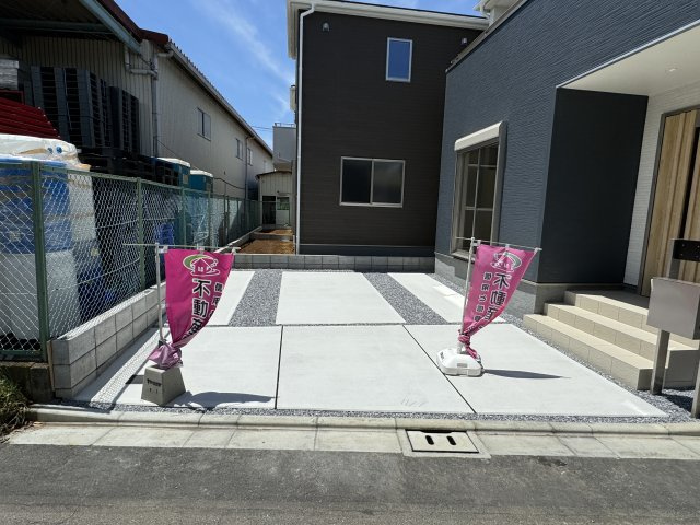 八潮市緑町１丁目新築戸建（緑町第６）の駐車場|1号棟駐車スペース・並列２台駐車可