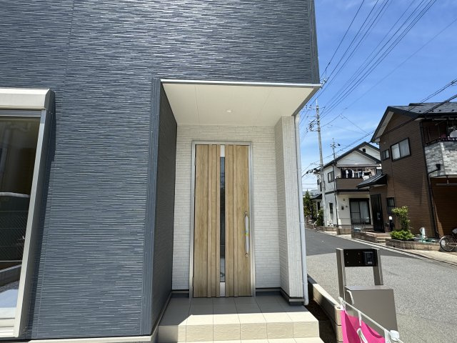 八潮市緑町１丁目新築戸建（緑町第６）のエントランス|エントランス・玄関ポーチ