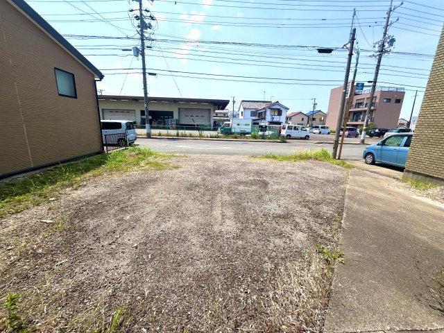 常滑市鯉江本町5丁目の前面道路含む現地写真