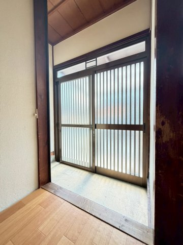 松下住宅貸家の玄関