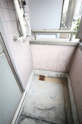 【その他】 | ソレイユ磯路 | 洗濯機置場です