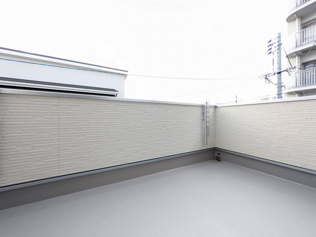 【バルコニー】