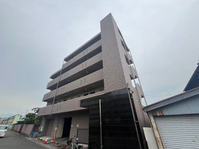 Kurise諏訪の外観|落ち着いた雰囲気の外観です