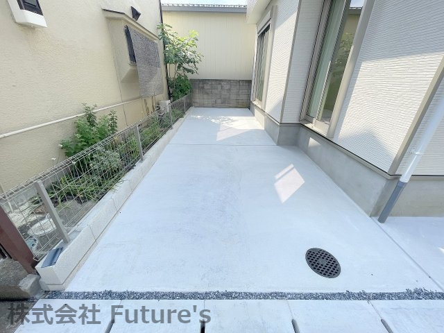 三郷市戸ケ崎1丁目　新築戸建　全1棟の駐車場|カースペース1台付き