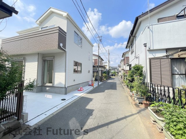 三郷市戸ケ崎1丁目　新築戸建　全1棟の前面道路含む現地写真|前面道路含む現地写真です。