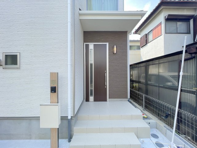 三郷市戸ケ崎1丁目　新築戸建　全1棟のエントランス|玄関アプローチ