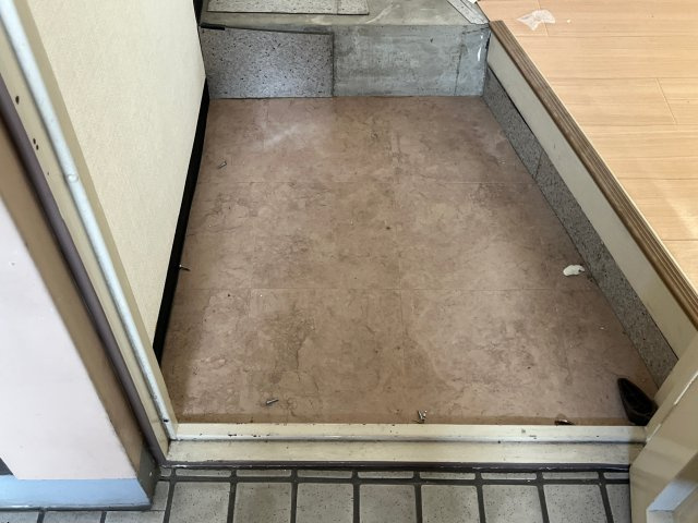 第一青山ハイツの玄関