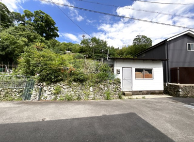 【外観】 | 宇治市莵道河原　注文住宅　建築条件なし　土地 | 徒歩1分にはけっこう広い児童公園もございます。保育園も徒歩9分にあるので子育て世代の方にもおすすめのエリアです。