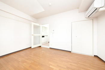 COZYスチューデントジュラクの居間・リビング