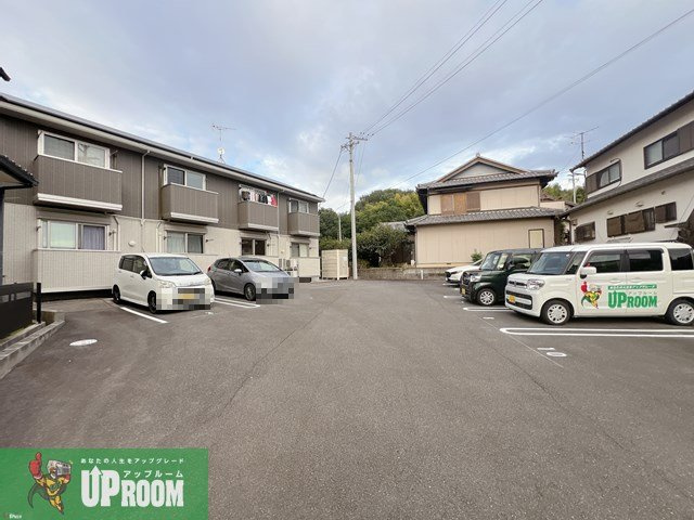 ソラーレの駐車場