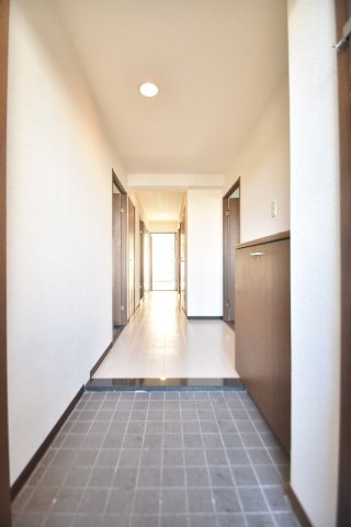 大阪市城東区関目１丁目の賃貸マンションの玄関