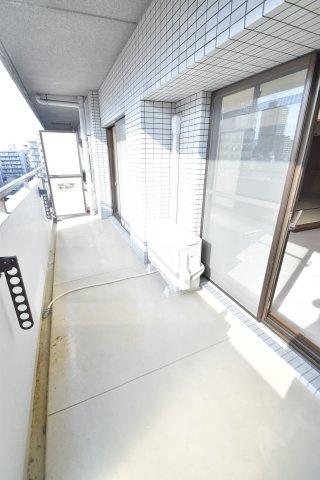 大阪市城東区関目１丁目の賃貸マンションのバルコニー
