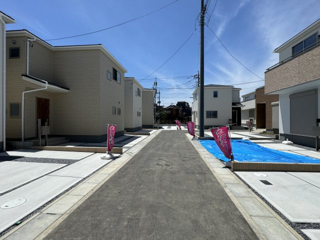 八潮市緑町１丁目新築戸建（緑町第６）の前面道路含む現地写真|南側前面道路
