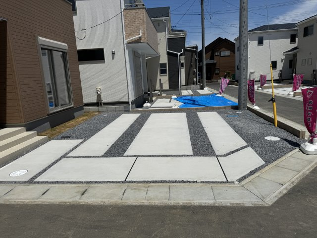 八潮市緑町１丁目新築戸建（緑町第６）の駐車場|10号棟駐車スペース・並列２台駐車可