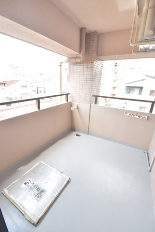大阪市都島区都島中通３丁目の賃貸マンションのバルコニー