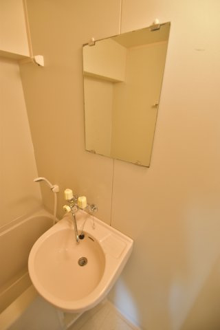 大阪市都島区都島中通３丁目の賃貸マンションの洗面所