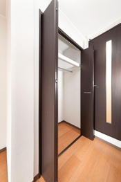 ジョバニ フォーリエの内装