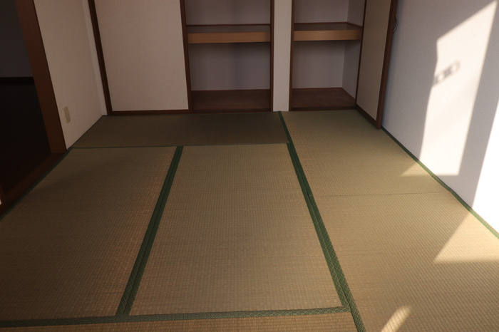 サンライフ市の玉【キャッシュバック対象】の和室|柔らかい畳が心地よい和室
