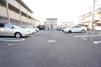 【駐車場】