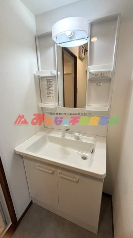 長門石スカイマンションの洗面所